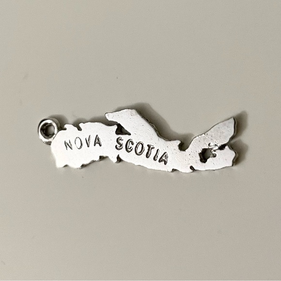 Vintage Sterling Silver Charm Pendant Nova Scotia Canada Travel - Picture 4 of 9